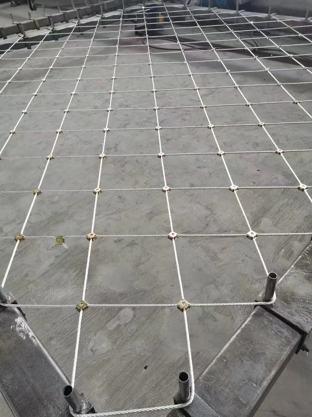 Galvanized rope