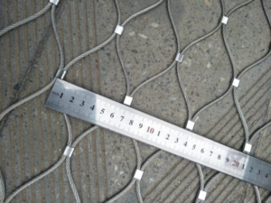 How To Choose Stainless‑Steel Rope Mesh: Aperture, Wire Diameter, Anti‑Climb & Safety Standards